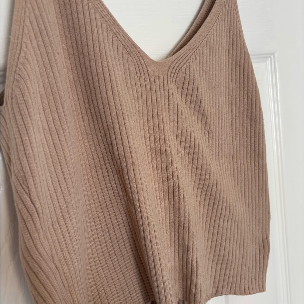 H&M Divided Beige Ribbed Top - Picture 3 of 4